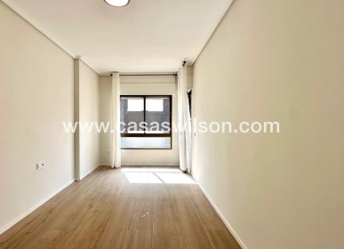 Sale - Apartment - Torrevieja - Centro