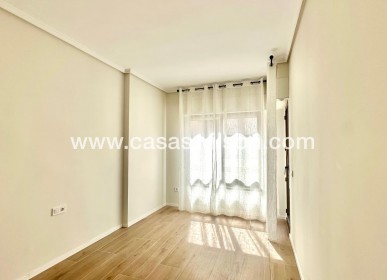 Sale - Apartment - Torrevieja - Centro