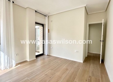 Sale - Apartment - Torrevieja - Centro