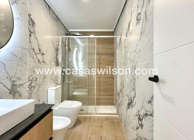 Sale - Apartment - Torrevieja - Centro