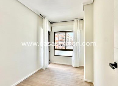 Sale - Apartment - Torrevieja - Centro