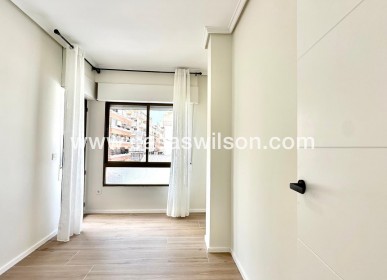 Sale - Apartment - Torrevieja - Centro
