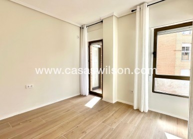 Sale - Apartment - Torrevieja - Centro