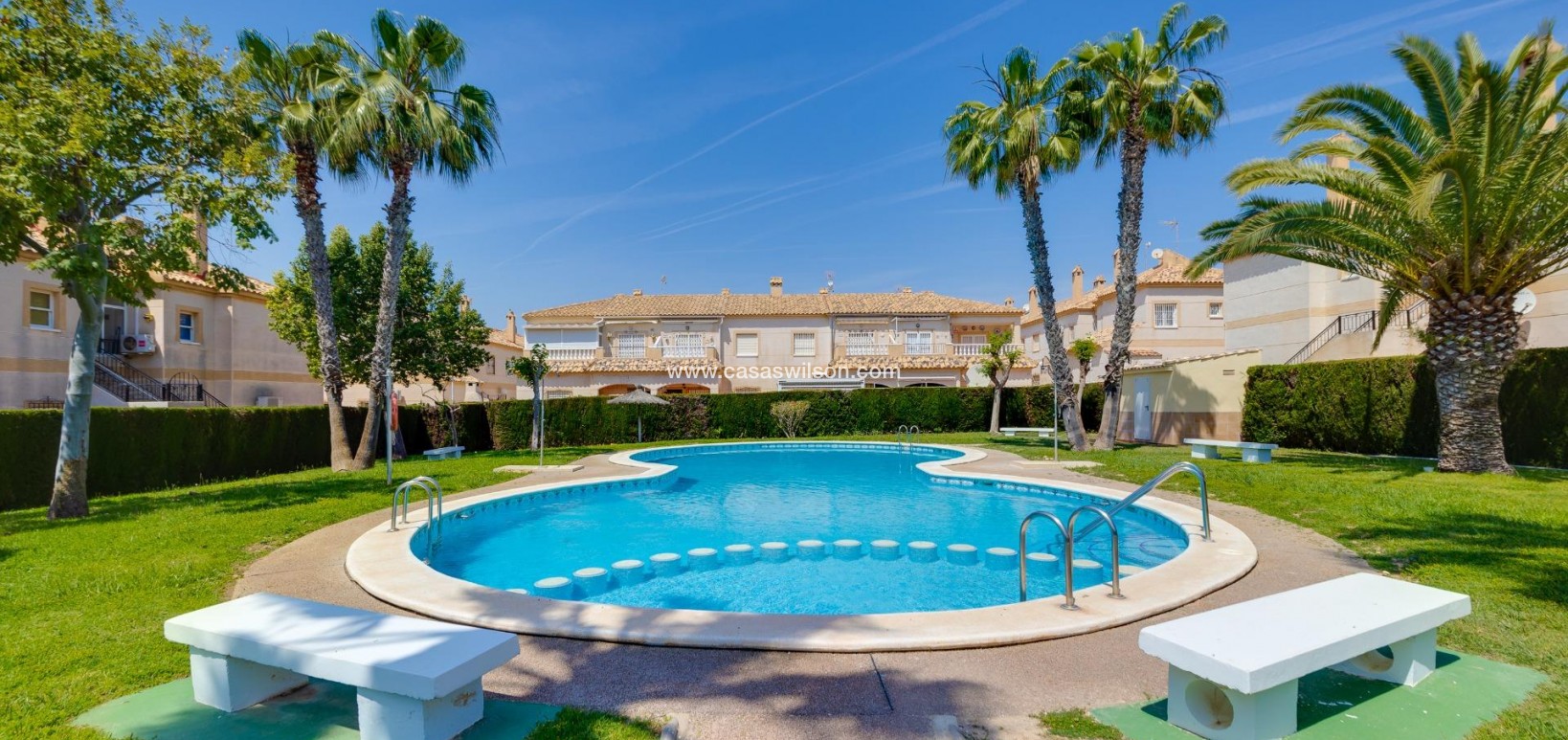 Sale - Bungalow - Torrevieja - Aguas Nuevas