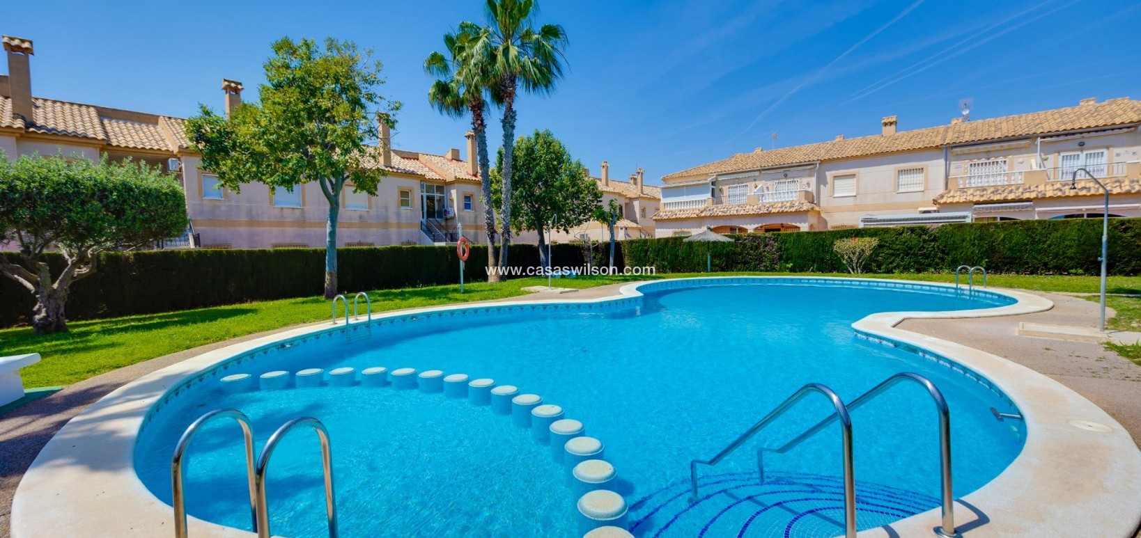 Sale - Bungalow - Torrevieja - Aguas Nuevas