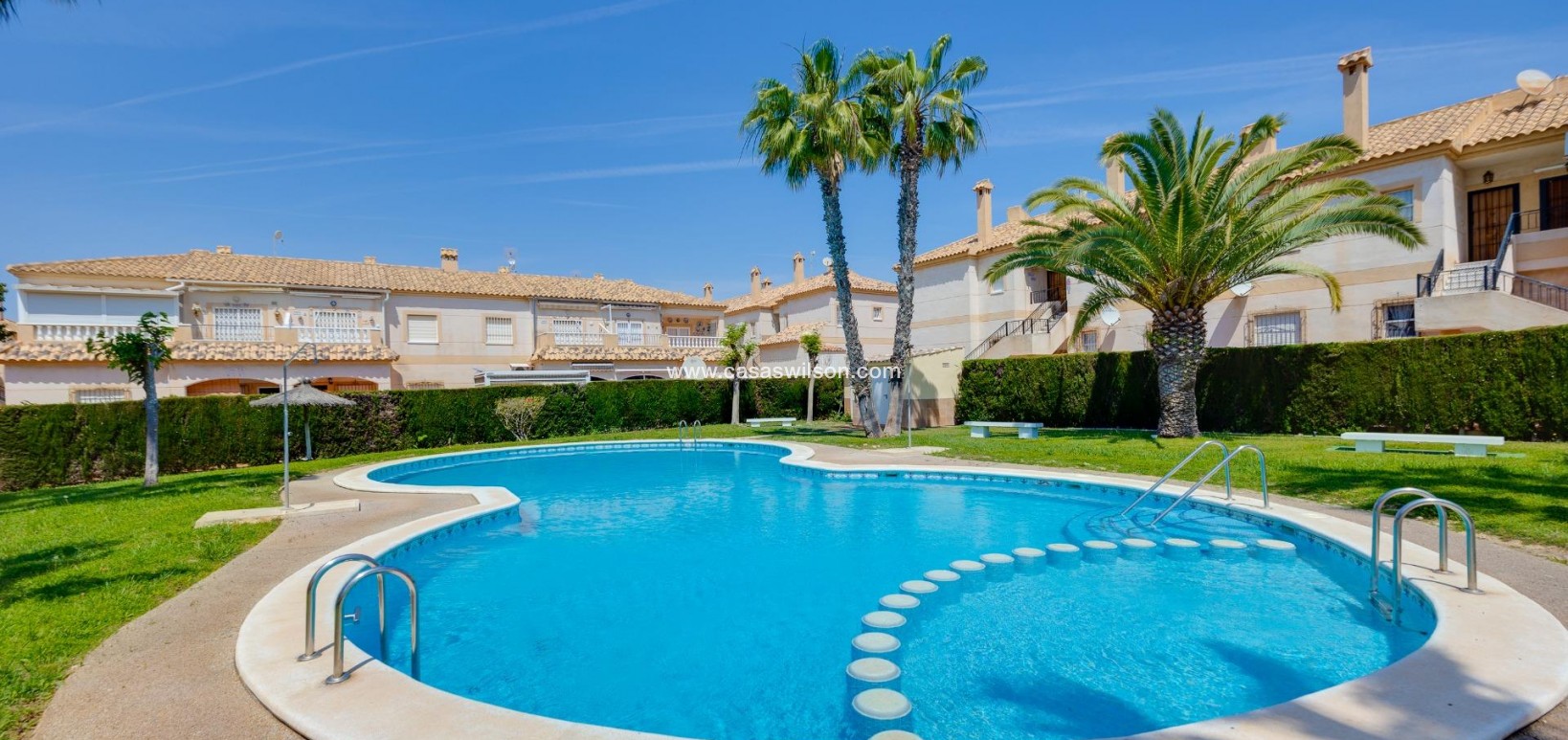 Sale - Bungalow - Torrevieja - Aguas Nuevas