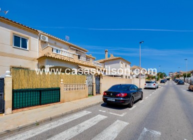 Sale - Bungalow - Torrevieja - Aguas Nuevas