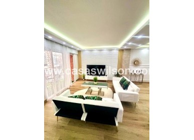 Sale - Apartment - Torrevieja - Centro - Muelle Pesquero