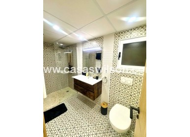 Sale - Apartment - Torrevieja - Centro - Muelle Pesquero