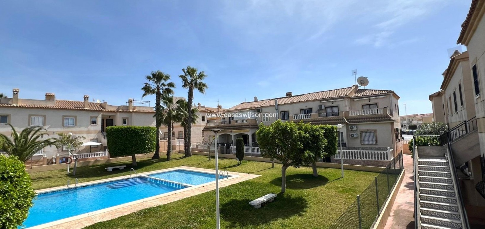 Sale - Bungalow - Torrevieja - Aguas Nuevas