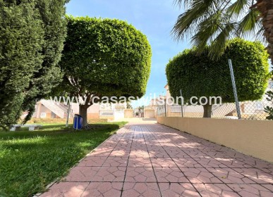Sale - Bungalow - Torrevieja - Aguas Nuevas