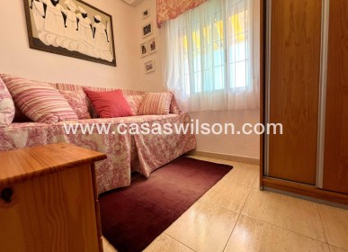 Sale - Bungalow - Torrevieja - Aguas Nuevas