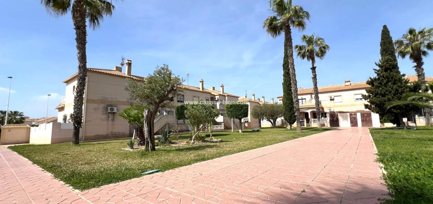 Sale - Bungalow - Torrevieja - Aguas Nuevas