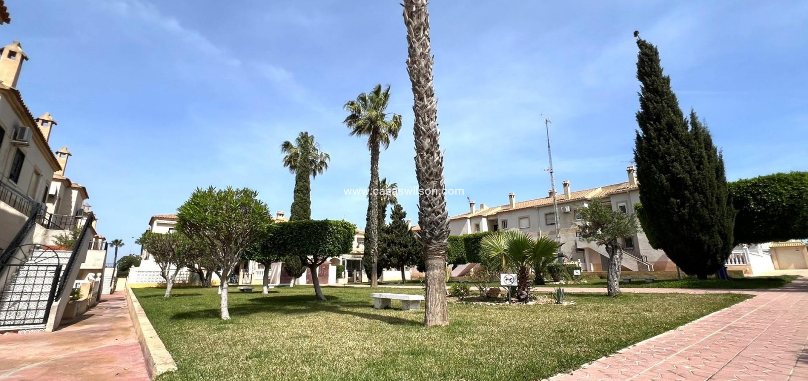 Sale - Bungalow - Torrevieja - Aguas Nuevas