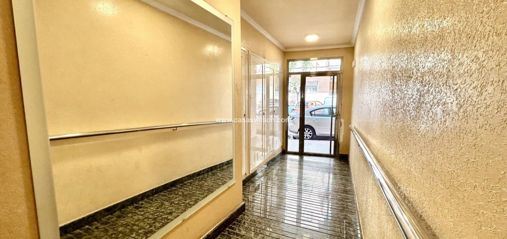 Sale - Apartment - Torrevieja - Costa Blanca