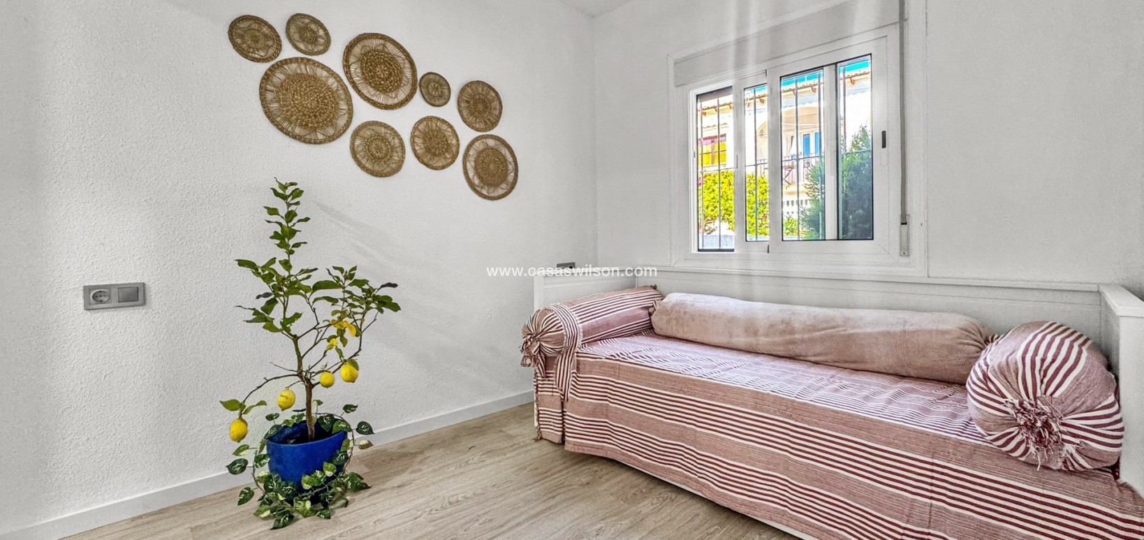 Sale - Bungalow - Torrevieja - Costa Blanca