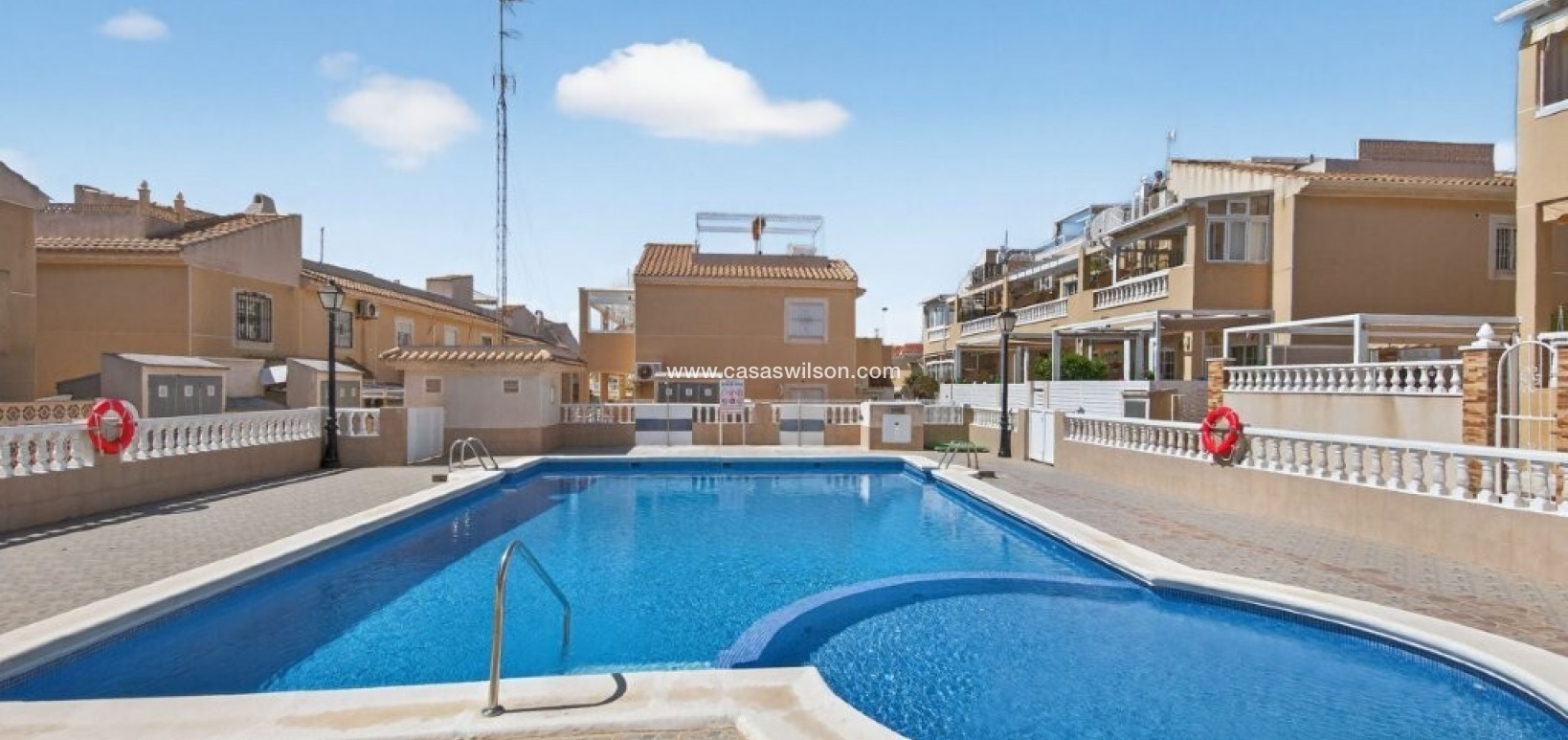 Sale - Townhouse - Torrevieja - Aguas Nuevas