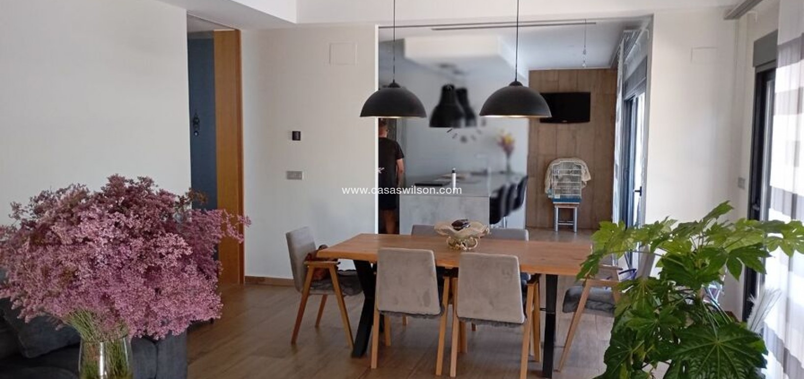 Bestaande bouw - Villa - Daya Nueva