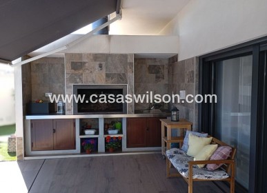 Bestaande bouw - Villa - Daya Nueva