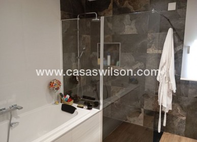 Bestaande bouw - Villa - Daya Nueva