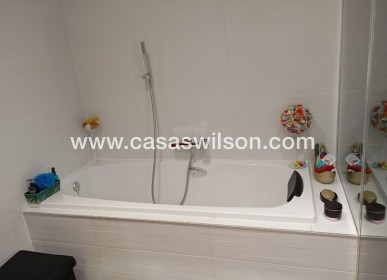 Bestaande bouw - Villa - Daya Nueva