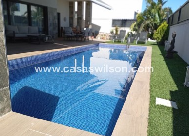 Bestaande bouw - Villa - Daya Nueva