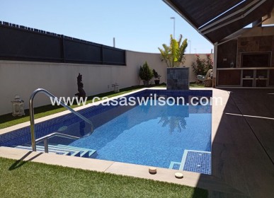 Bestaande bouw - Villa - Daya Nueva