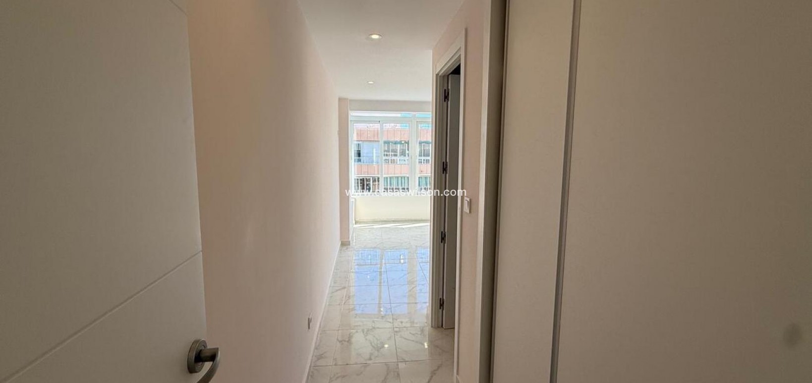 Sale - Apartment - Torrevieja - Playa del Acequion