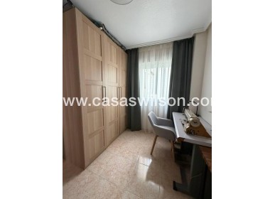Sale - Apartment - Torrevieja - Centro