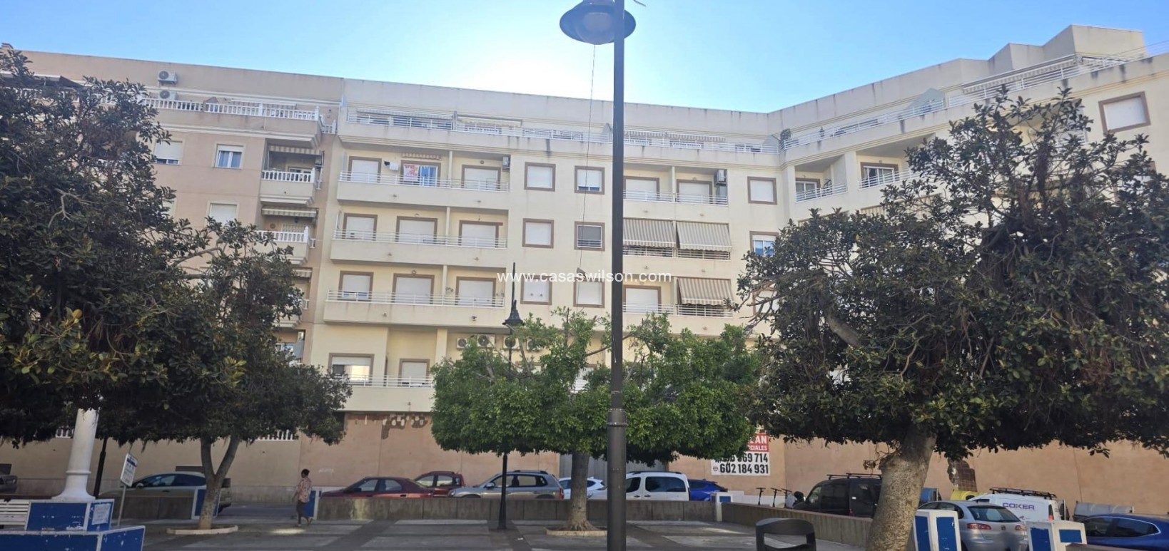Sale - Apartment - Torrevieja - Centro
