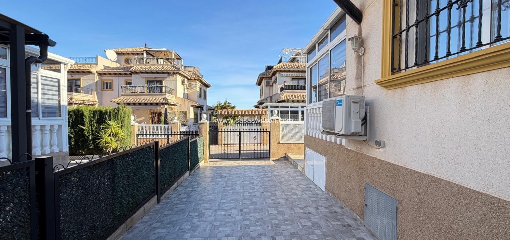 Sale - Townhouse - Orihuela Costa - 