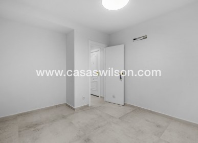 Sale - Apartment - Torrevieja - Playa del Acequion