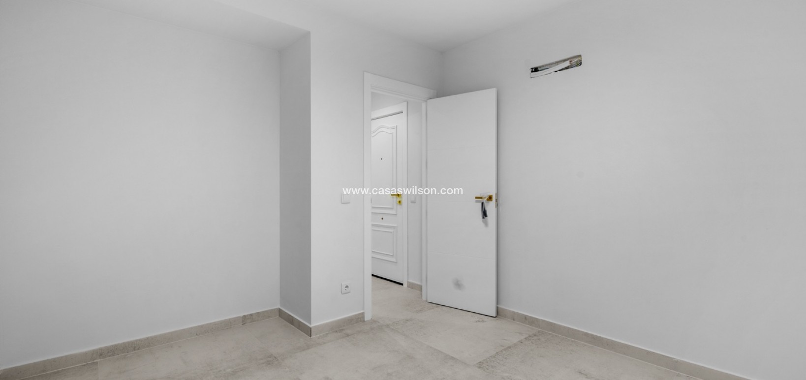 Sale - Apartment - Torrevieja - Playa del Acequion