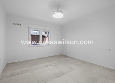 Sale - Apartment - Torrevieja - Playa del Acequion