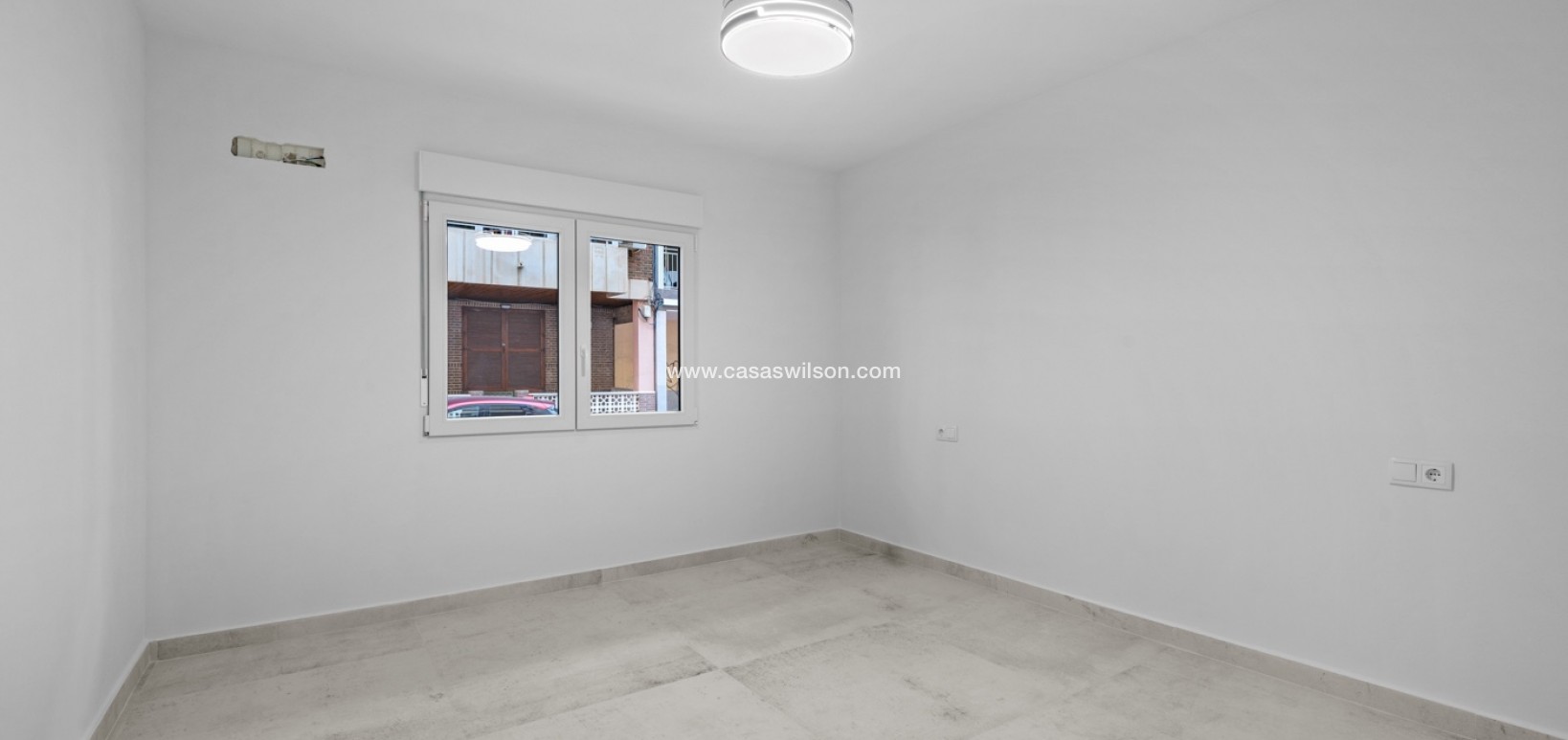 Sale - Apartment - Torrevieja - Playa del Acequion