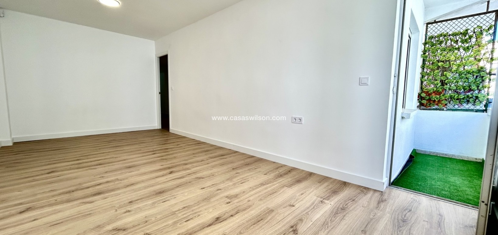 Sale - Apartment - Torrevieja - Costa Blanca