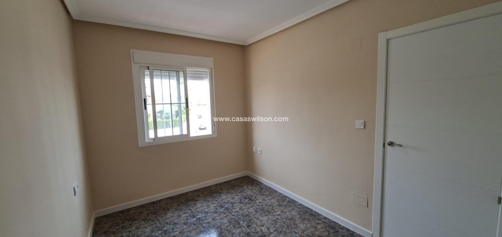Sale - Bungalow - Orihuela Costa - Punta Prima
