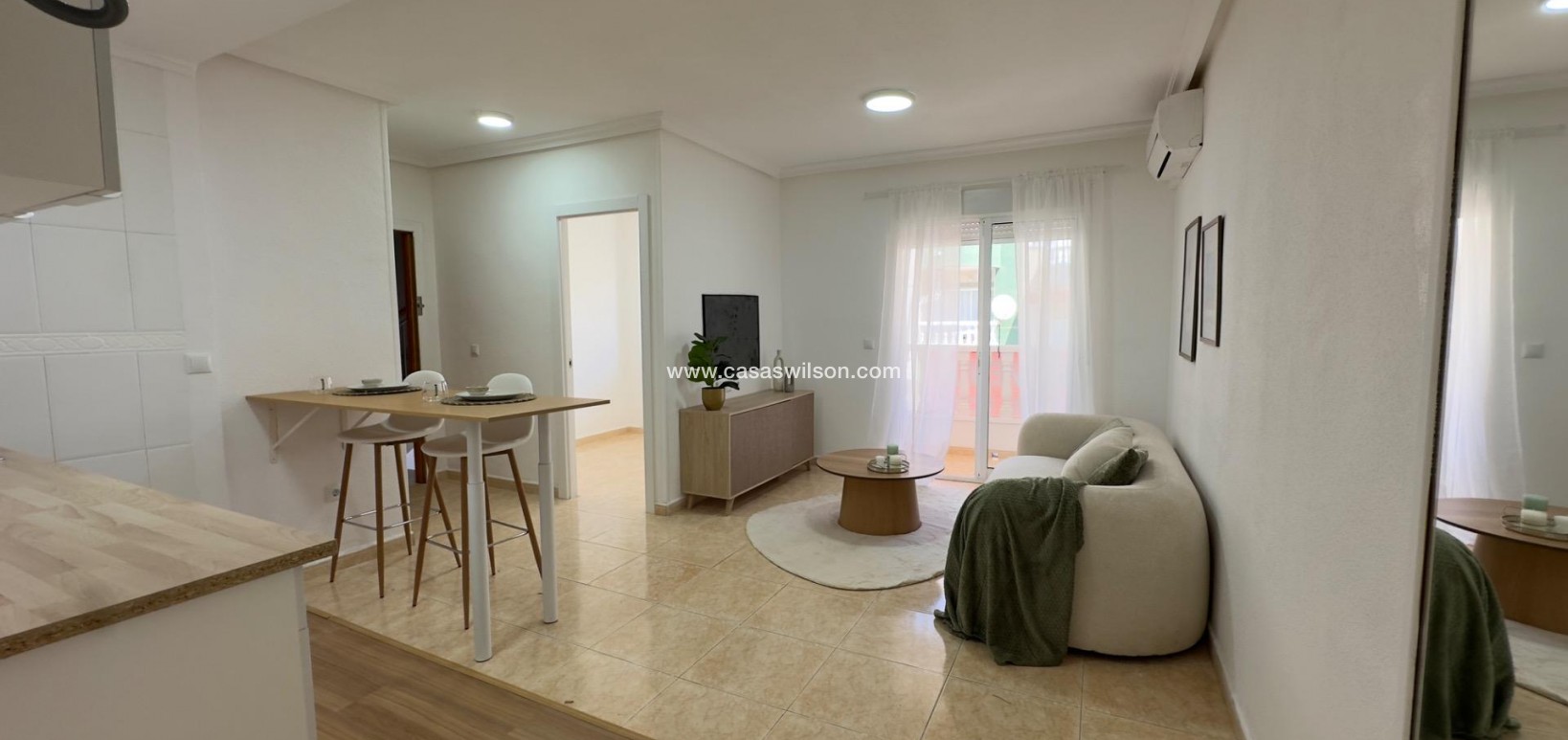 Sale - Apartment - Torrevieja - Centro