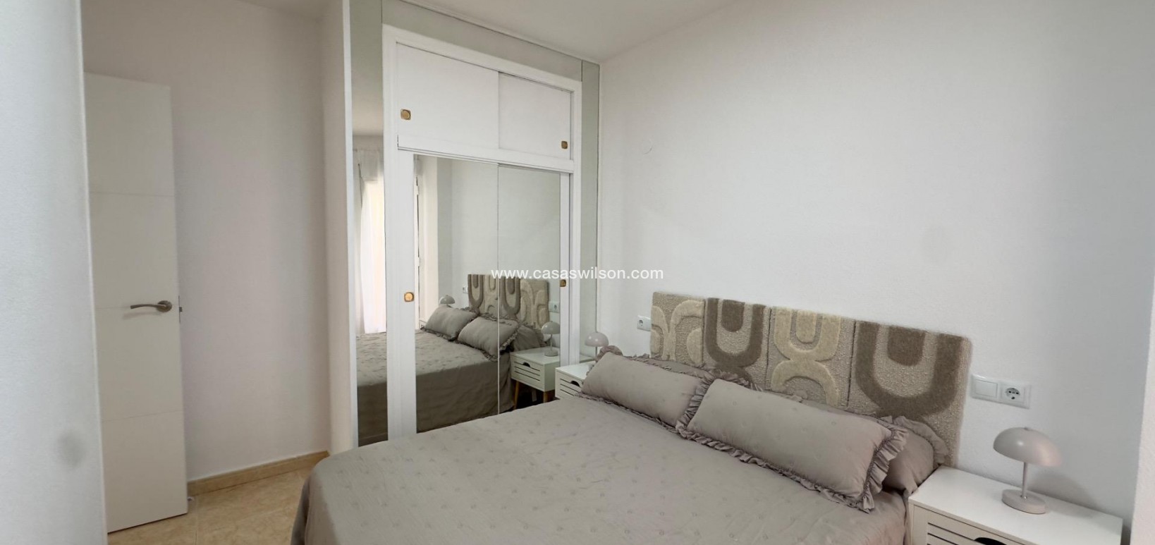 Sale - Apartment - Torrevieja - Centro