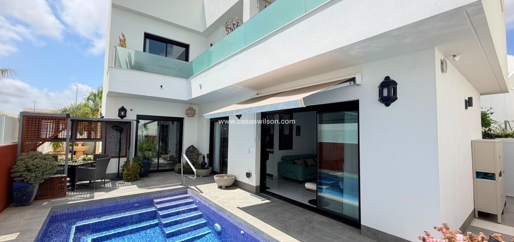 Venta - Chalet - Los Montesinos - La Herrada
