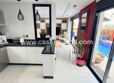 Venta - Chalet - Los Montesinos - La Herrada