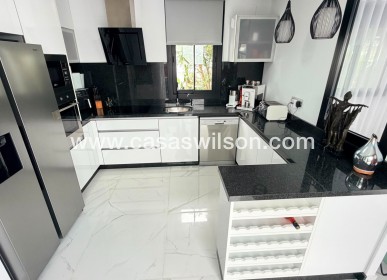Venta - Chalet - Los Montesinos - La Herrada