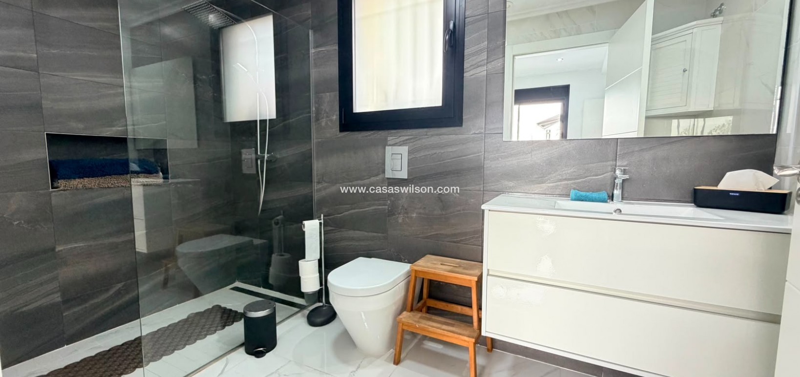 Venta - Chalet - Los Montesinos - La Herrada