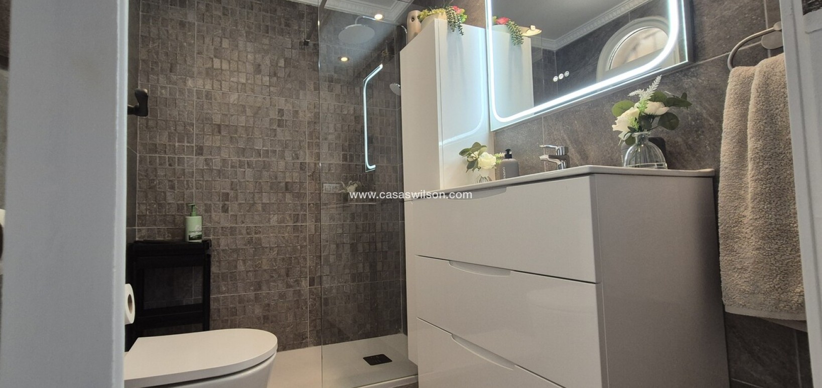 Sale - Villa - Villamartin - Costa Blanca