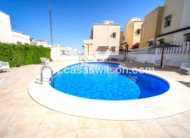 Sale - Townhouse - Los Altos - Res Valle de los pinos
