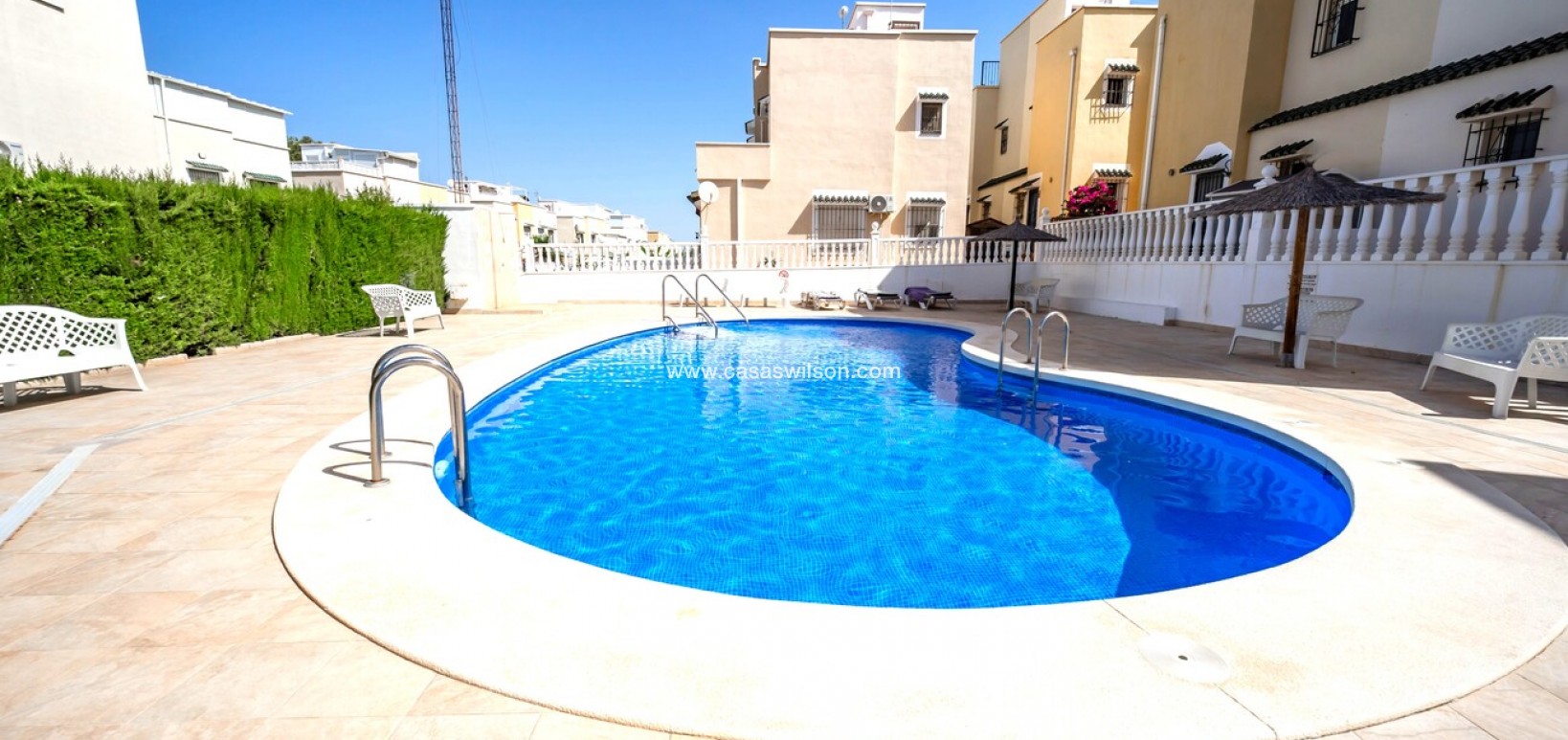 Sale - Townhouse - Los Altos - Res Valle de los pinos