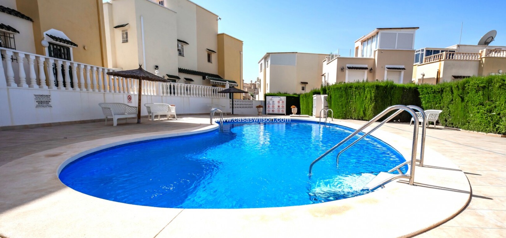 Sale - Townhouse - Los Altos - Res Valle de los pinos