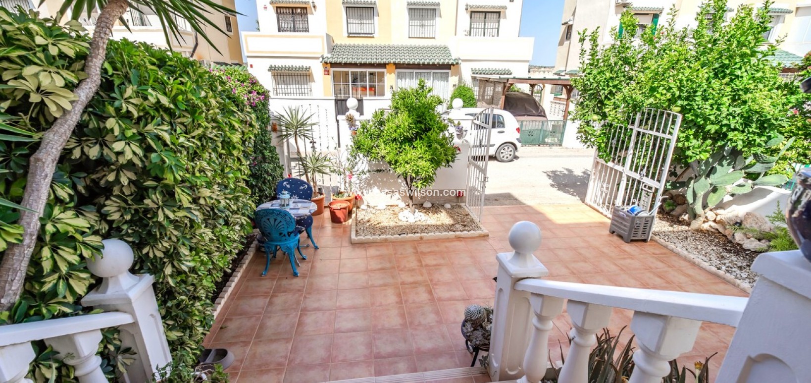 Sale - Townhouse - Los Altos - Res Valle de los pinos