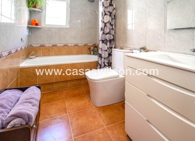 Sale - Townhouse - Los Altos - Res Valle de los pinos