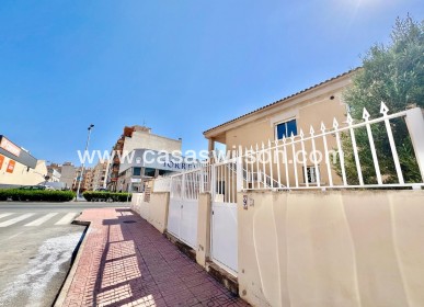 Sale - Bungalow - Torrevieja - Centro